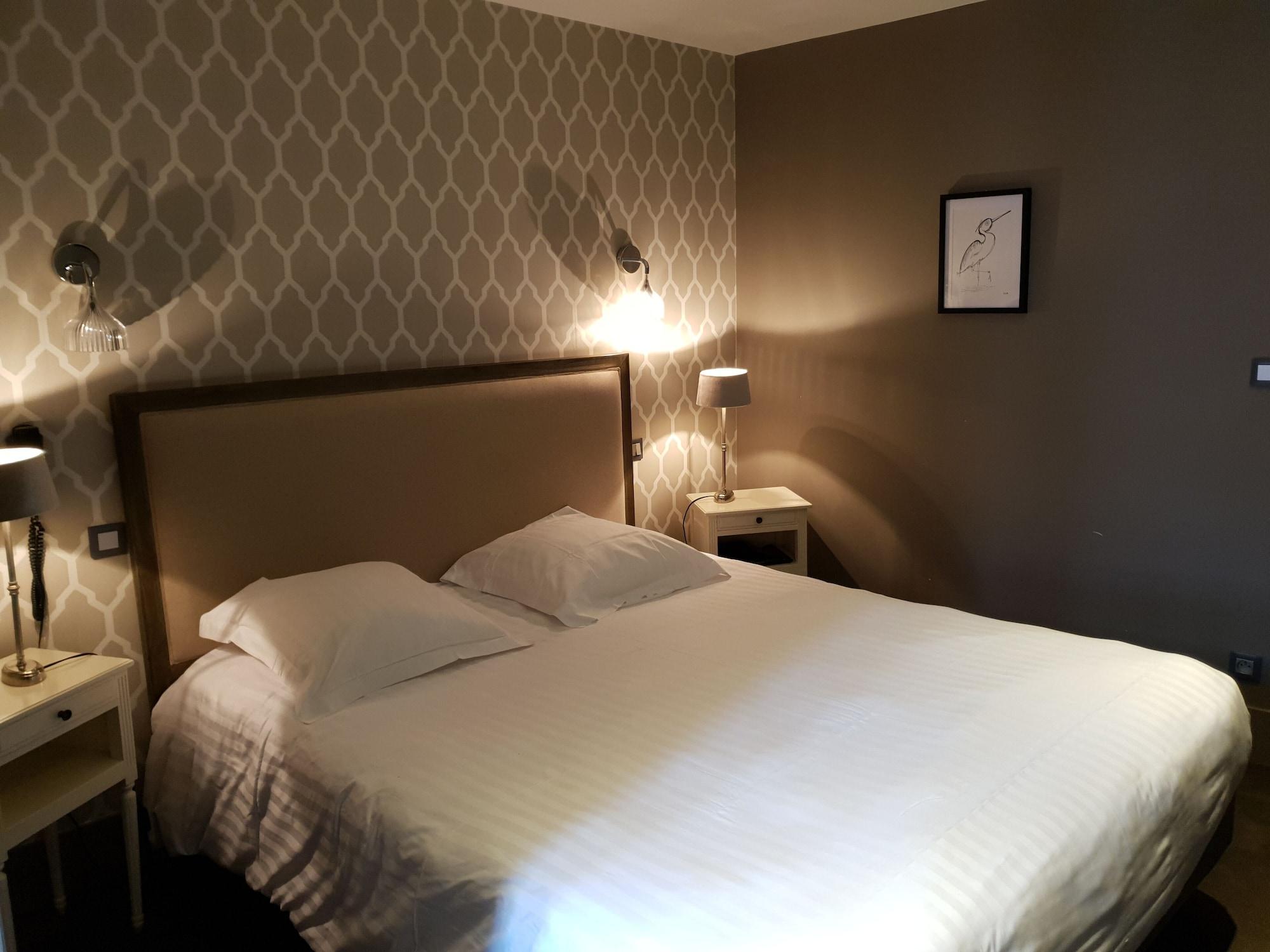 The Originals Boutique, Hotel La Colonne De Bronze, Saint-Valery-Sur-Somme Bagian luar foto