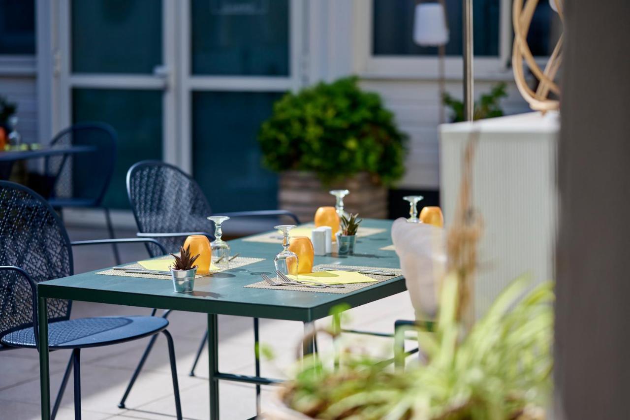 The Originals Boutique, Hotel La Colonne De Bronze, Saint-Valery-Sur-Somme Bagian luar foto